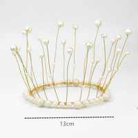 Petite Couronne de Noël Décoration de Gâteau en Métal Fournitures de Fête d'Anniversaire pour la Décoration de Gâteaux à Utiliser en Pâtisserie en Forme de Chiffre