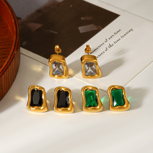 Boucles d'oreilles clous irrégulières en acier inoxydable plaqué or 18 carats avec diamants de laboratoire, anti-ternissement, <span class=keywords><strong>pour</strong></span> femmes - Vente en gros H&C - Product Image 4