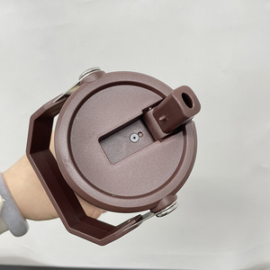 <span class=keywords><strong>Prix</strong></span> usine <span class=keywords><strong>Chocolat</strong></span> Plaqué Or 30oz Tasse À Café Avec Flip Top Paille Pour Laser Gravure Poudre Enduit Gobelet Bouteille D'eau - Product Image 4