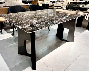 Table <span class=keywords><strong>de</strong></span> salle à manger élégante en placage <span class=keywords><strong>de</strong></span> chêne noir rectangulaire avec pieds en acier inoxydable argenté pour la décoration intérieure Table <span class=keywords><strong>de</strong></span> conférence pour salles à manger - Product Image 4