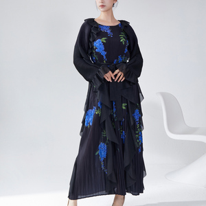 <span class=keywords><strong>2025</strong></span> Mới Nhất Cổ Điển Hoa Cascading Ruffle In Pleated Ăn Mặc Phụ Nữ Miễn Phí Kích Thước Midi Chiều Dài Vành Đai Thanh Lịch Ăn Mặc Đặt Hàng Mô Hình - Product Image 2