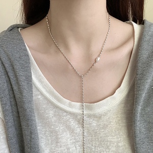 Collar largo de plata de ley S925 con perlas de grano de arroz, cadena para suéter, para mujer, accesorio de moda de otoño e invierno, estilo sencillo. - Product Image 1