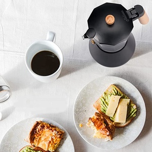 Nouveau design minimaliste café brassage aluminium <span class=keywords><strong>Moka</strong></span> Pot <span class=keywords><strong>Induction</strong></span> table de cuisson manche en bois épaissi noir <span class=keywords><strong>Moka</strong></span> Pot - Product Image 5