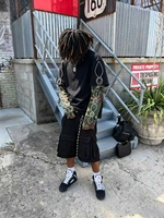 T-shirt personnalisé pour homme, effet deux pièces, gaufré, à manches longues, coupe courte, avec broderie de perles graphique, couleur unie, style Y2K Hip Hop Streetwear