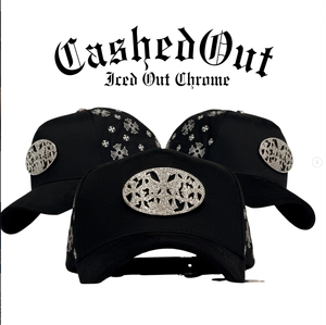 Disponibile all'ingrosso Cappello trucker in camoscio a 5 pannelli con visiera larga, con strass e logo in metallo X Corridos Tumbados X Ct - Product Image 5