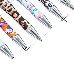 Stylo à perles en plastique DIY - Stylos à perles créatifs faits à la main avec imprimé léopard et imprimé vache pour des cadeaux personnalisés amusants - Product Image 3