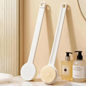 แปรงอาบน้ำ ด้ามยาว ขนแปรงนุ่ม 36 ซม. แปรงขัดผิวกายสำหรับทำความสะอาดหลัง สีขาวมุก - Product Image 5