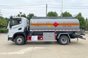 Newly Exported to China Dongfeng 4x2 Oil Tanker Truck 10 Cubic Meters 165 Horsepower Flammable Liquid <b>Transporter</b> - Product Image 3