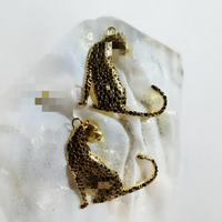 Ornement de voiture en métal léopard, pendentif de rétroviseur de luxe guépard - Accessoire de décoration intérieure automobile - Cadeau créatif en gros