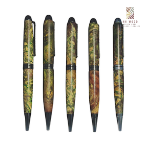 Vente en gros de stylos à bille en bois élégants Sports Premium personnalisés 0.7mm bleu noir rouge encre faite à la main au Vietnam avec un design personnalisé - Product Image 1