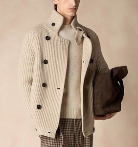 Cardigã Masculino Pesado de Tricô em Creme com Abotoamento Duplo e Gola Alta, Ponto Waffle Texturizado para Inverno - Product Image 1