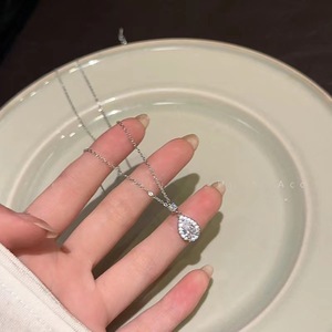 Dây chuyền bạc nguyên chất S925 zircon hình giọt nước nữ trang sức cao cấp tinh tế chuỗi xương quai xanh hình giọt nước bán buôn - Product Image 2