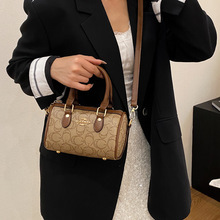 <span class=keywords><strong>Sac</strong></span> de luxe Coah haut de gamme pour femme, nouveau modèle, élégant <span class=keywords><strong>sac</strong></span> Boston, <span class=keywords><strong>sac</strong></span> oreiller, <span class=keywords><strong>sac</strong></span> polyvalent et tendance à porter à l'épaule ou en bandoulière - Product Image 4