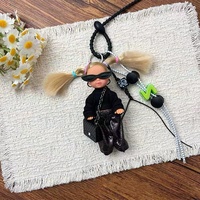Porte-clés pendentif poupée mignonne JS avec lunettes de soleil tendance pour femme, porte-clés poupée doux et cool pour sac à main