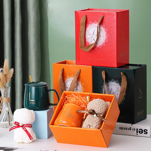 Set <span class=keywords><strong>Regalo</strong></span> <span class=keywords><strong>per</strong></span> <span class=keywords><strong>San</strong></span> <span class=keywords><strong>Valentino</strong></span> e Matrimonio <span class=keywords><strong>per</strong></span> Ospiti, Compleanno, Souvenir con Tazza, Asciugamano <span class=keywords><strong>per</strong></span> <span class=keywords><strong>Lei</strong></span>, Donna e Damigella d'Onore - Product Image 6