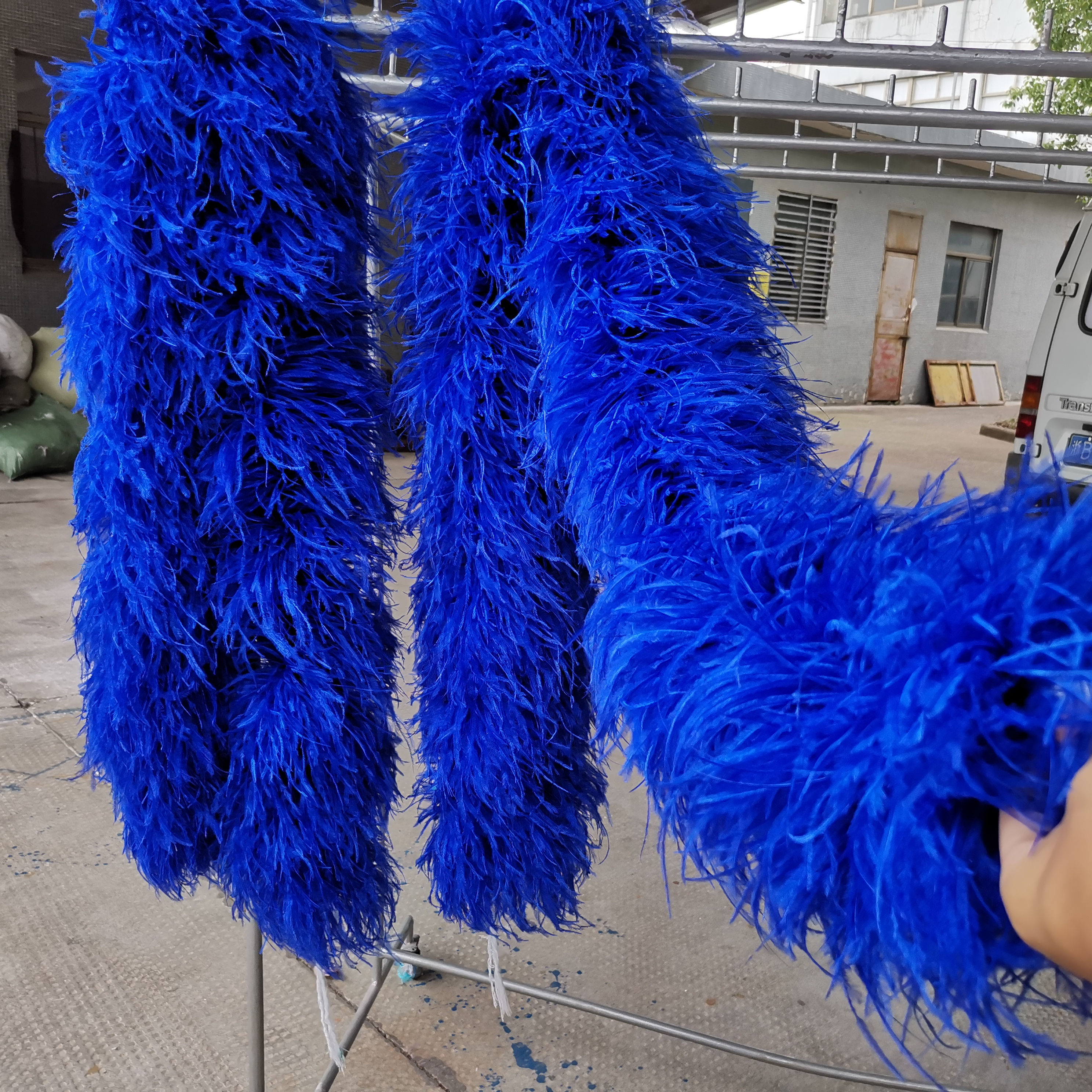 Dyed colorful blue natural navy white feather ostrich pink ostrich feather boa for DIY Craft Costume Dancing Party Halloween