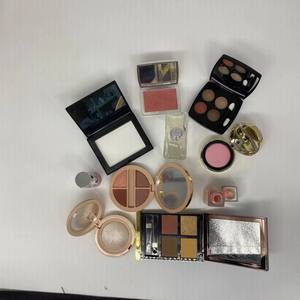 Luxury brand provider of high-quality vegetarian cosmetics, including eyeshadow, blush, lipstick, highlighter and setting powder - Product Image 4