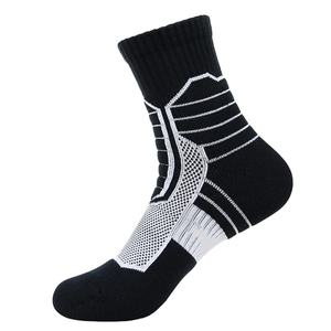 Venta al por mayor unisex personalizado ciclismo Deporte Calcetines moda equipo antideslizante característica tejida técnica OEM fútbol calcetín hombres mujeres logotipo - Product Image 1