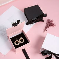 Cajas Rígidas Magnéticas Plegables de Lujo Reciclables con Logotipo Personalizado, Cajas de Regalo con Lazo Rojo Rosa UV, Esponja, Estilo Ecológico para Velas