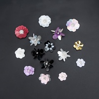 Patchs de fleurs en acrylique faits à la main, perlés, 3D, colorés, avec paillettes et strass, sur base en feutre, pour costumes de scène, sacs, chaussettes et chaussures