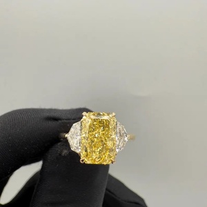 Bague en or massif 9/18 carats certifiée IGI avec diamant jaune de laboratoire taille émeraude, bague fantaisie en diamant jaune vif, bague en diamant jaune cultivé en laboratoire - Product Image 3