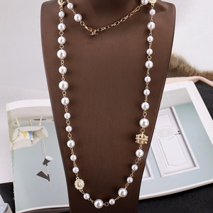 Long collier femme coréenne mode perle décoration chaîne couronne pendentif chaîne européenne et américaine rétro chandail chaîne - Product Image 4