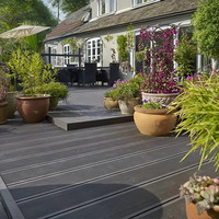 Plancher de terrasse moderne en teck PE résistant à l'humidité, plancher extérieur, planches de terrasse à clipser