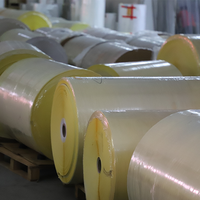 Autocollant d'étiquette en papier auto-adhésif semi-brillant de haute qualité 80gsm en rouleaux jumbo pour l'expédition d'étiquettes de codes à barres