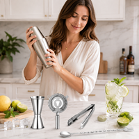Set Shaker Boston in Acciaio Inox con Finitura a Specchio, 5 Pezzi, con Jigger, Colino, Pinze per Ghiaccio, Cucchiaio da Bar e Forchetta per Home Bar