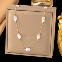 Collier pendentif fleur en acier inoxydable plaqué or 18 carats pour femme, imitation perle colorée, vente en gros Novirassine, cadeau tendance