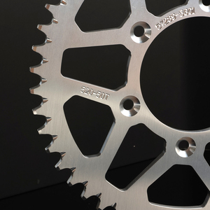 Pignons de chaîne arrière <span class=keywords><strong>pour</strong></span> <span class=keywords><strong>moto</strong></span> électrique 520-46T 50T 54T, compatibles avec Surron Ron Ultra Bee, légers, en aluminium CNC 7075 - Product Image 3