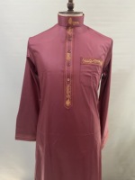 Vêtements et accessoires musulmans traditionnels Thobe saoudien à faible coût Boîte à col montant à manches ouvertes Emballage cadeau pour le marché saoudien de Dubaï