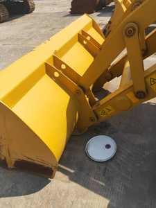 Chargeuse-pelleteuse SDLG B877F d'occasion de haute qualité avec moteur de bonne performance et état de fonctionnement efficace à vendre - Product Image 5