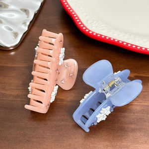 Pinzas para el Cabello con Diseño de Copo de Nieve y Diamantes de Imitación, Pinzas Antideslizantes para el Invierno, Accesorios para el Cabello para Mujeres y Niñas - Product Image 2
