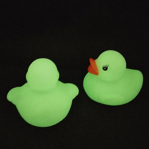 Đồ Chơi Bằng Nhựa PVC Phát Sáng Trong Bóng Tối Vịt Cao Su Huỳnh Quang - Product Image 2