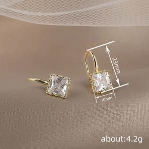 Orecchini Pendenti Quadrati Minimalisti per Donne, Gioielli Eleganti e Moderni per Uso Quotidiano - Product Image 4