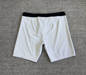 Shorts de sport pour hommes à séchage rapide, gris clair uni, taille élastique, mi-longs, tricotés, shorts de plage, shorts de boxe - Product Image 2