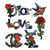 Écusson personnalisé de fleurs en 3D avec LOGO à la mode Écusson en strass de broderie florale perlée fait à la main pour vêtements de bricolage