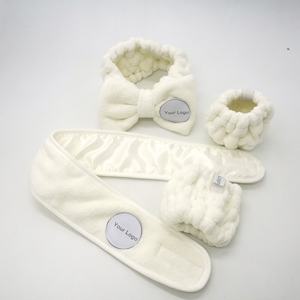 Bracelet en soie <span class=keywords><strong>blanche</strong></span> ensemble de bandeau de luxe pour spa ensemble de lavage de <span class=keywords><strong>visage</strong></span> de manchette de poignet pour dame soutien du <span class=keywords><strong>visage</strong></span> à faire logo personnalisé - Product Image 1