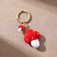 EDGE Porte-clés en forme de champignon tissé à la main, breloque champignon en crochet, pendentif mignon, breloque de sac tendance pour femmes