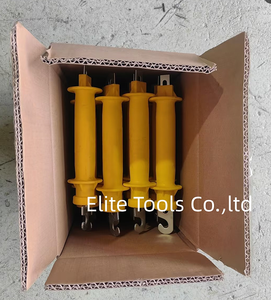 Manija de Goma para Puerta de Cerca Eléctrica con Piezas Metálicas Plateadas que Ofrecen Tensión - Product Image 1