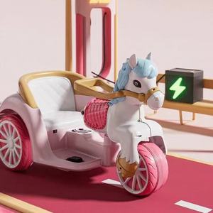 Auto Elettrica per Bambini a Forma di Carrozza da Principessa con Telecomando, Movimento Avanti e Indietro, Musica e Funzioni Educative - Product Image 3