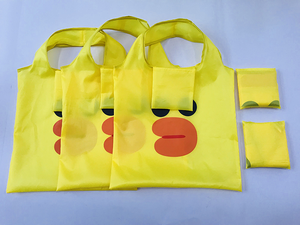 حقيبة حمل قابلة للطي من البوليستر قابلة للطي وصديقا للبيئة قابلة للطي مع نمط كرتون بطة صفراء صغيرة للهدايا للاستخدام اليومي - Product Image 6