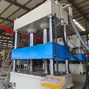 Presse hydraulique à quatre colonnes et trois poutres Taili Y32 avec plateaux de pressage lisses 400T, céramique intacte, formage de pièces vierges, moteur PLC - Product Image 3