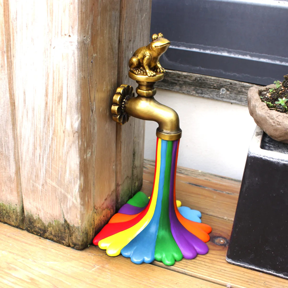 Decorative Outdoor Garden Faucet Retro Brass Water Hose Tap Wall Mounted Rainbow Water Faucet