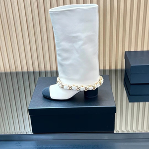 Le vêtement féminin de luxe haut de gamme présente diverses options de couleurs pour le design des coutures. Il existe plusieurs styles. - Product Image 1