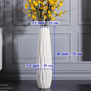 Vente chaude Moderne Art Artisanat Blanc Décor De Mariage En Céramique Grand Sol Vase Simple <span class=keywords><strong>Origami</strong></span> Conception En Céramique Fleur Vase Meilleur Cadeau - Product Image 5
