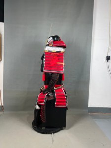 Ensemble d'armure de casque de samouraï japonais traditionnel de luxe moderne en cuir véritable pour costumes de cinéma et de télévision, accessoires de décoration intérieure - Product Image 6