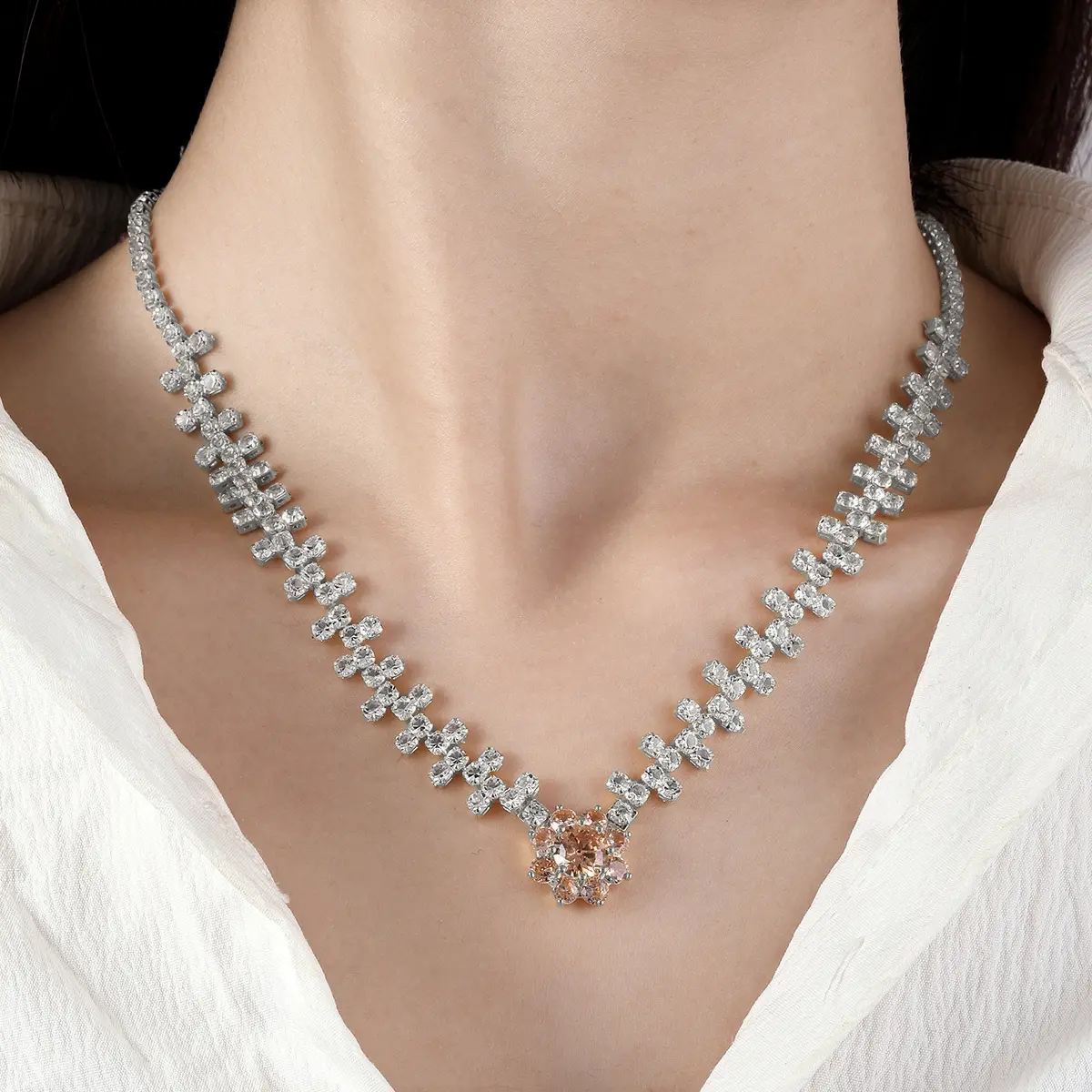 새로운 다이아몬드와 지르코니아 패션 개성 라인 석 청키 목걸이 라인 석 의상 목걸이
