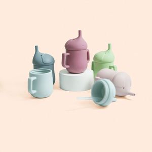 Gobelet d'apprentissage pour bébé en silicone de qualité alimentaire sans BPA, bouteille d'eau anti-fuite pour nourrissons et tout-petits, ODM OEM - Product Image 1